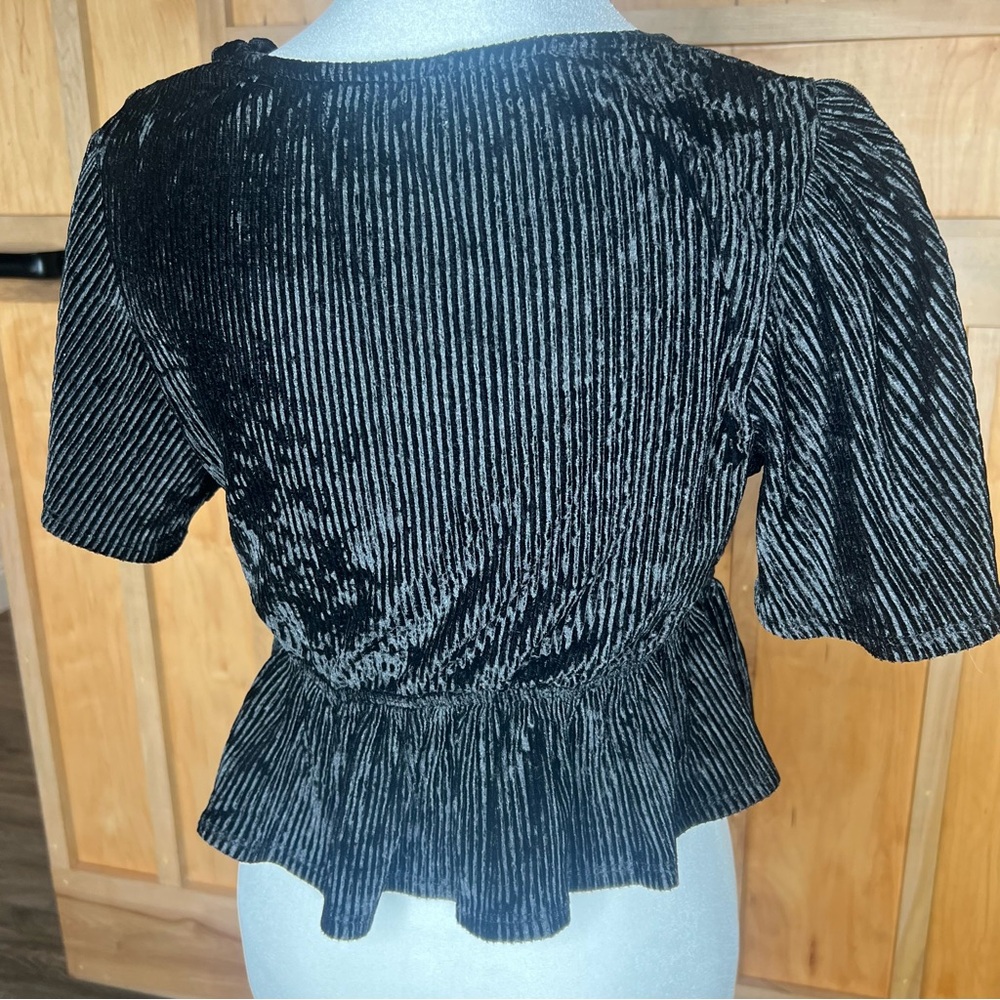 Urban Outfitters Black V-Neck Peplum Top | Women’s Size Medium / NWOT - Picture 6 of 7